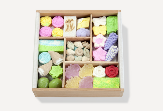 お干菓子『藤』(杉折)